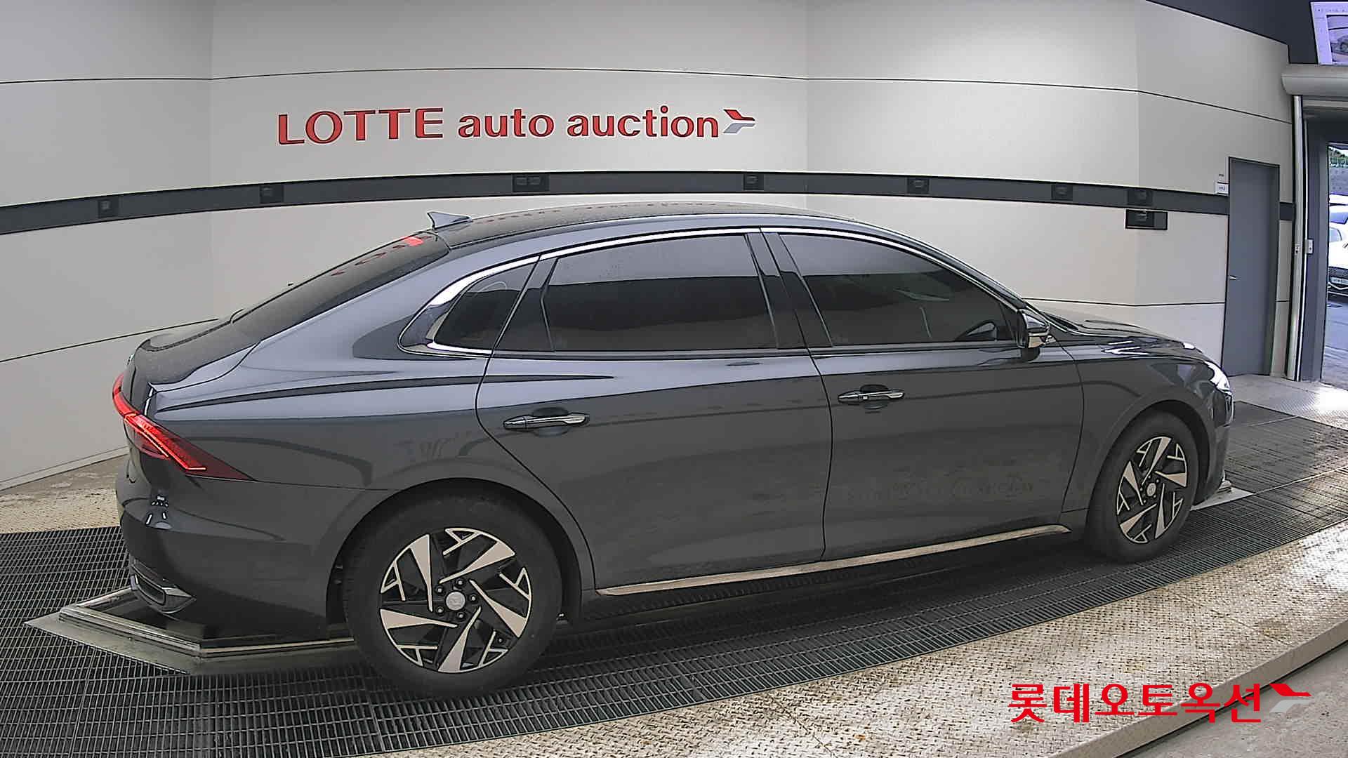 Hyundai Grandeur - 20