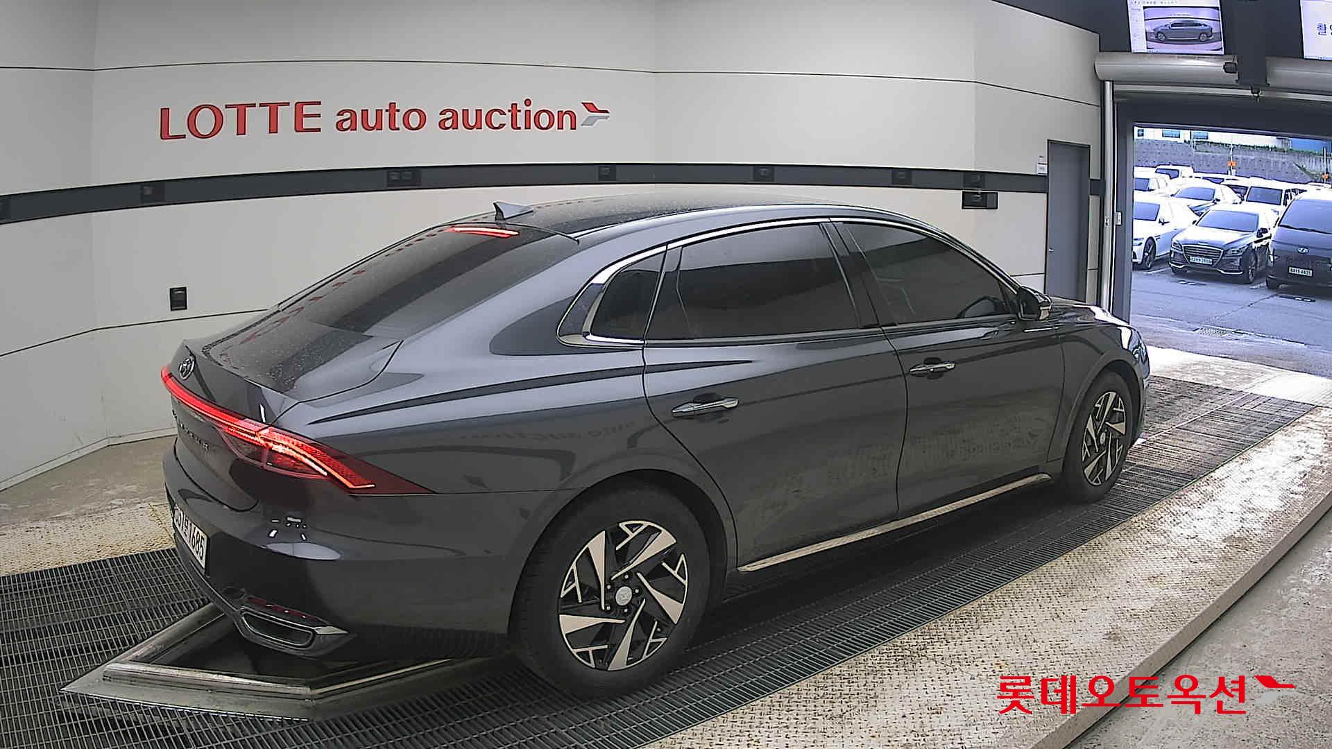 Hyundai Grandeur - 19