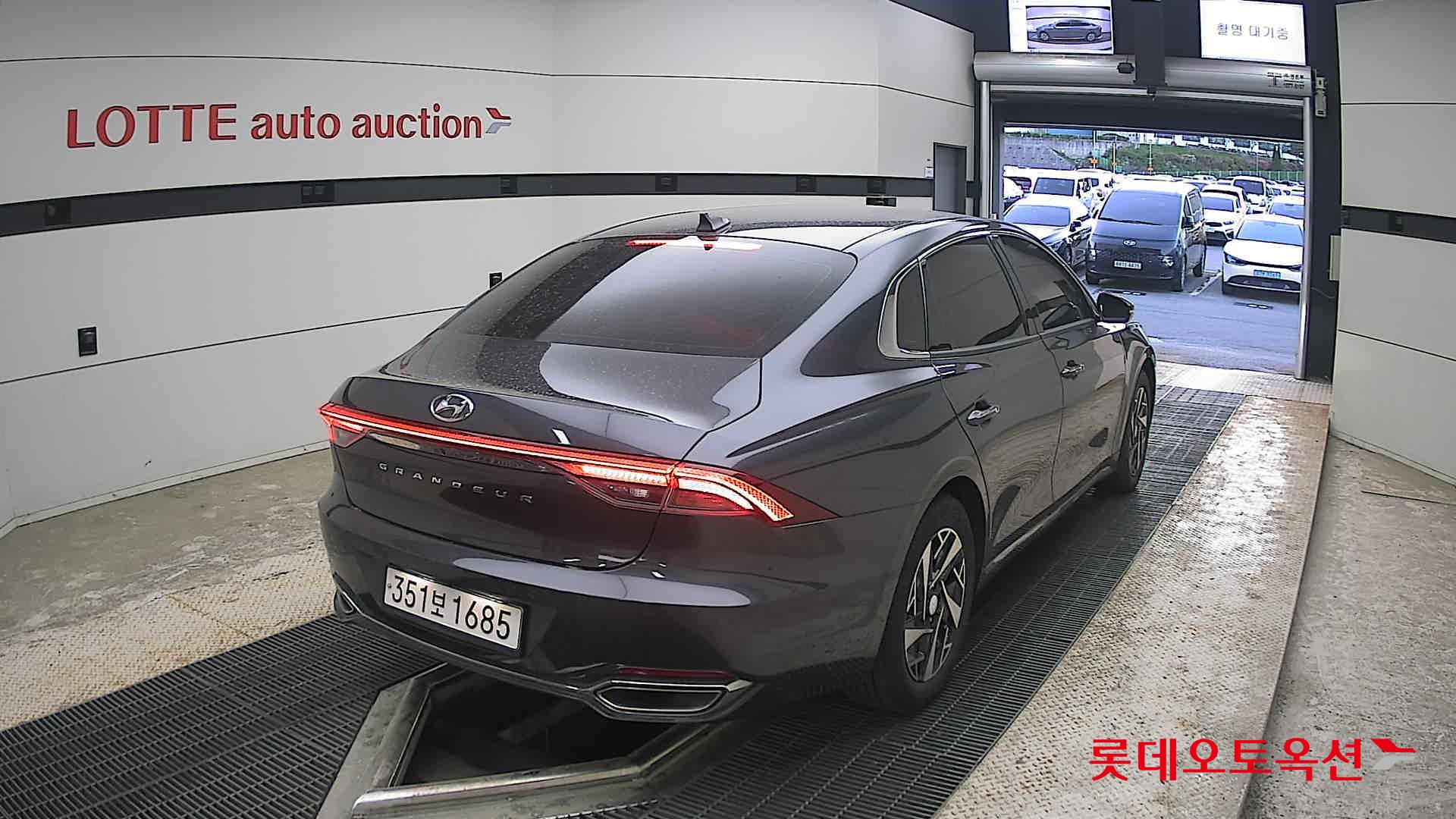 Hyundai Grandeur - 18