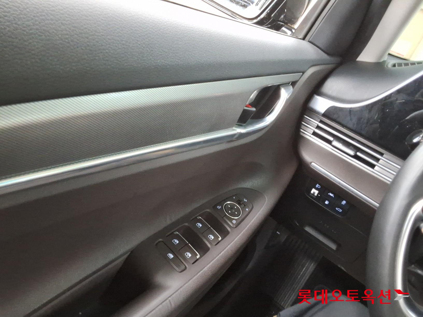 Hyundai Grandeur - 29