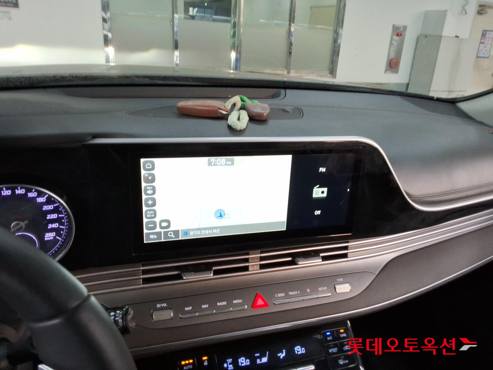 Hyundai Grandeur - 32