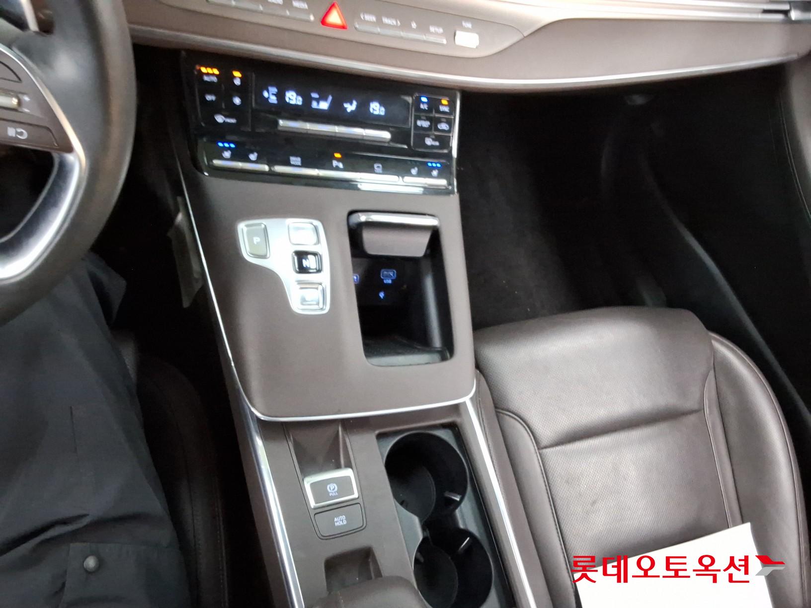 Hyundai Grandeur - 34