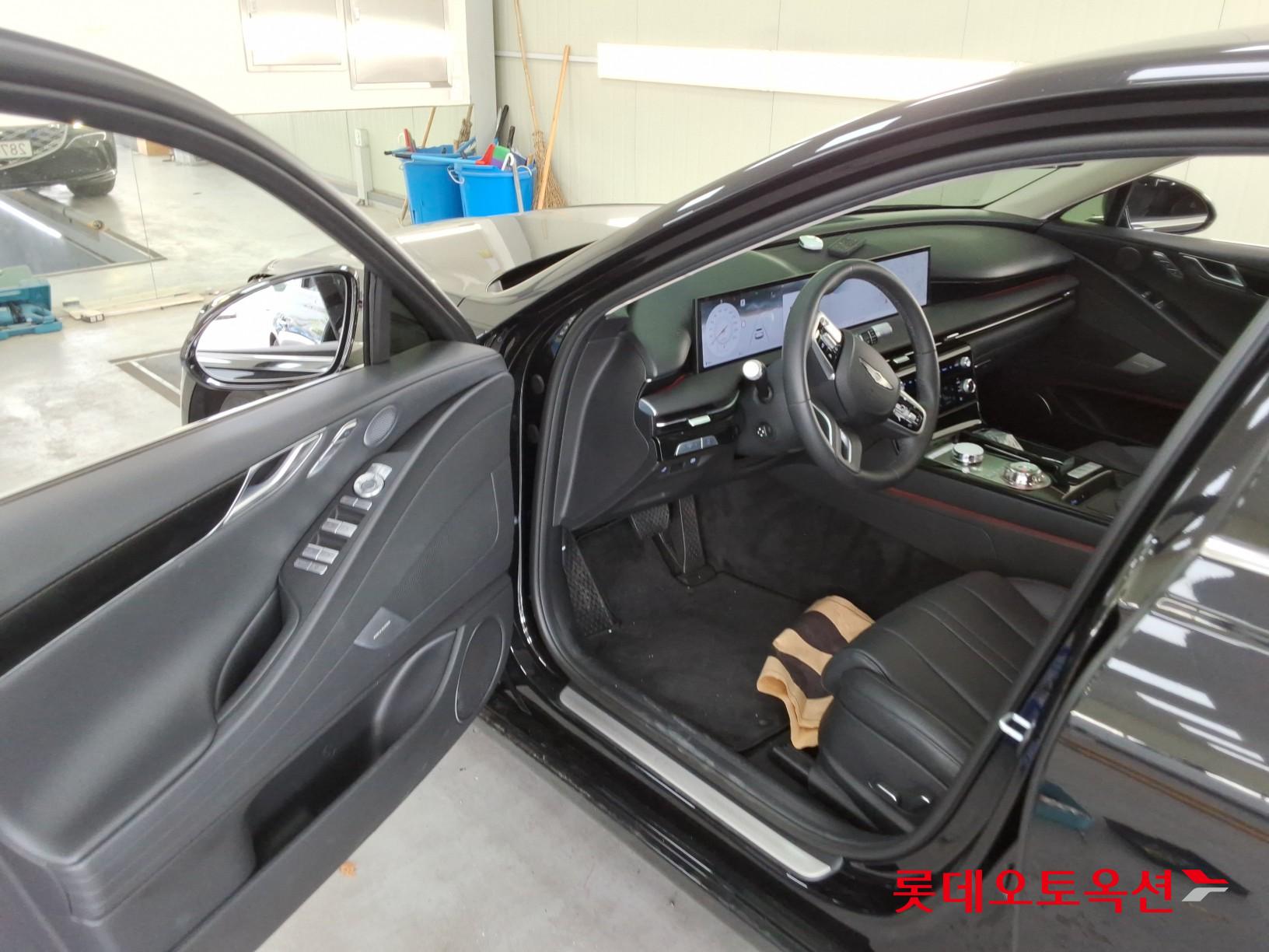 2025 - genesis g80
