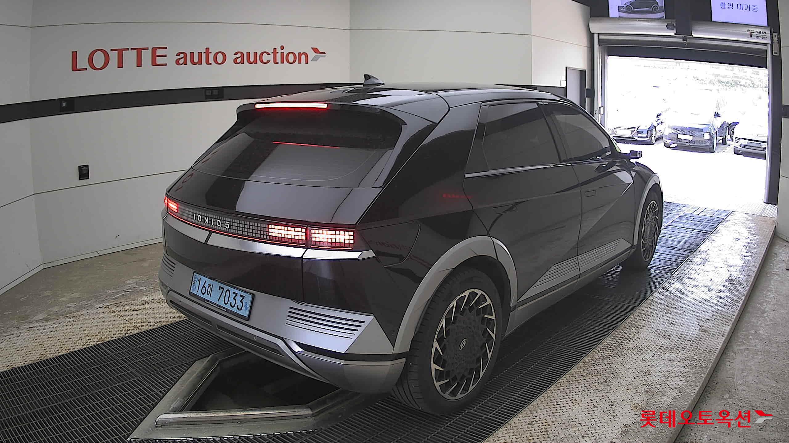 Hyundai Ioniq 5 - 5