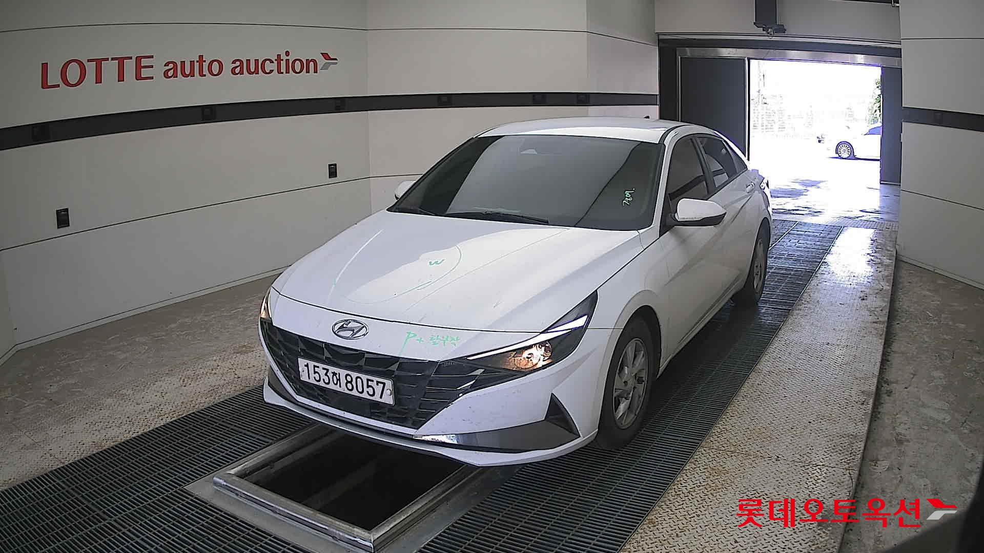 Hyundai Elantra - 10