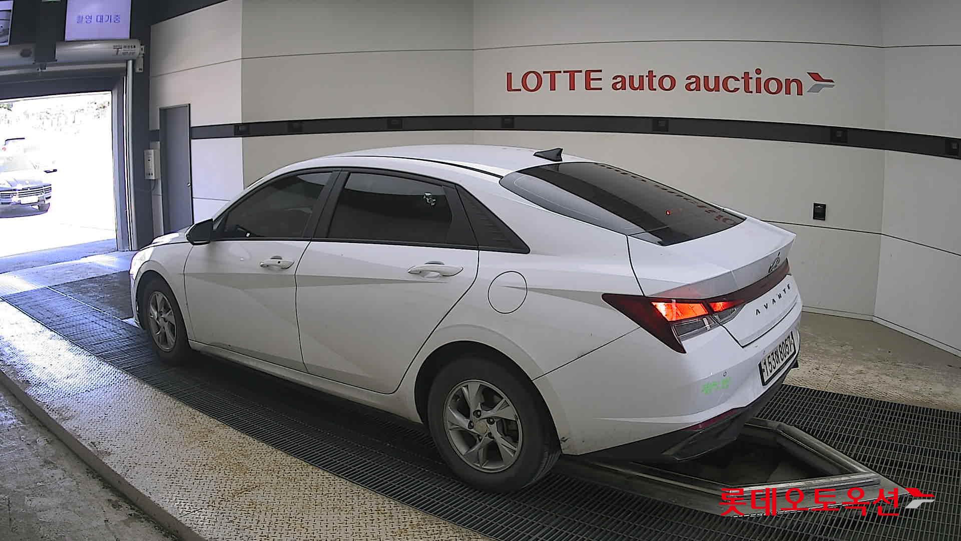 Hyundai Elantra - 15