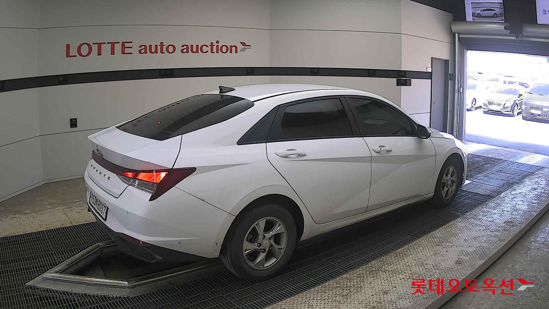 Hyundai Elantra - 19