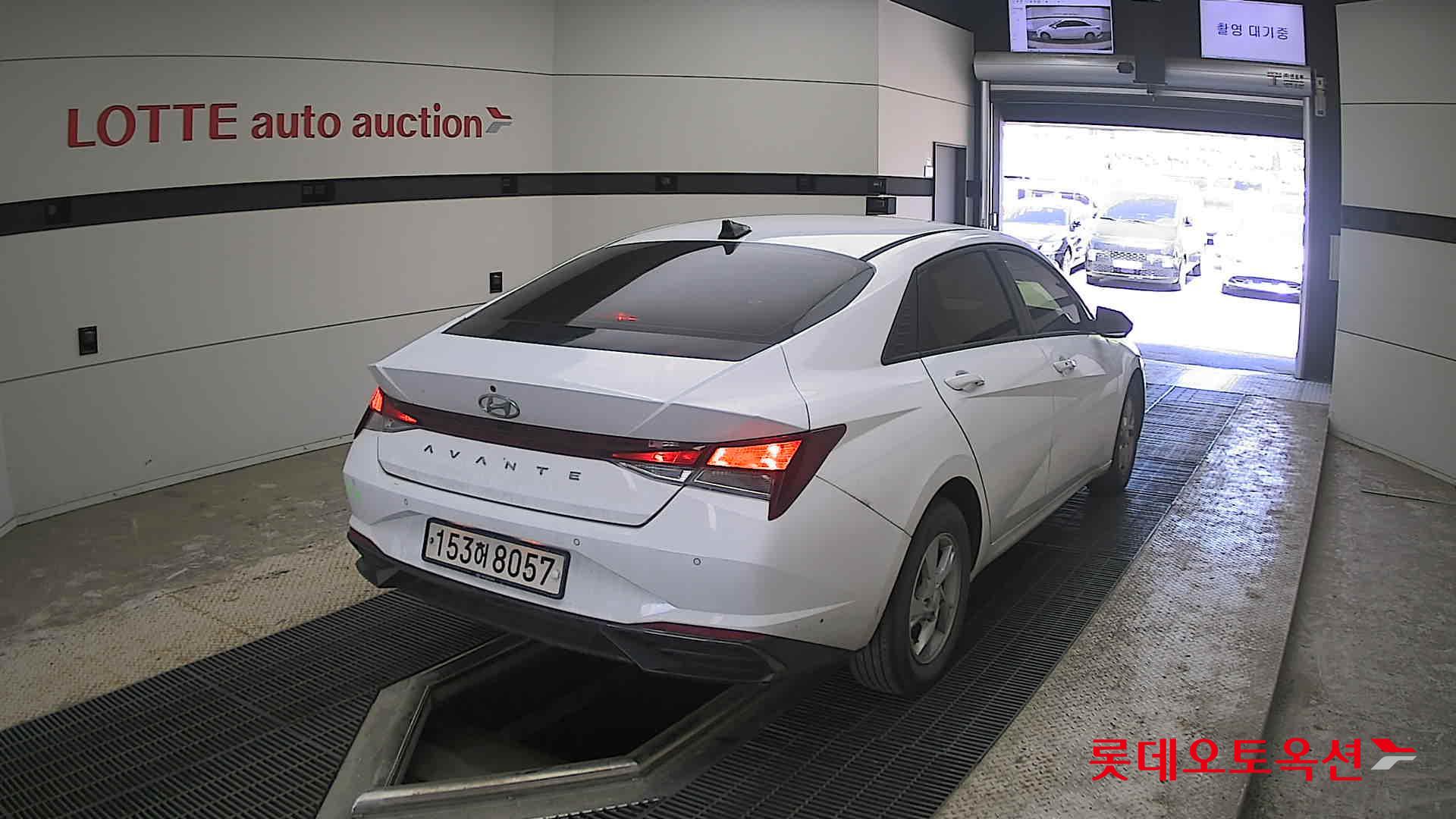 Hyundai Elantra - 18