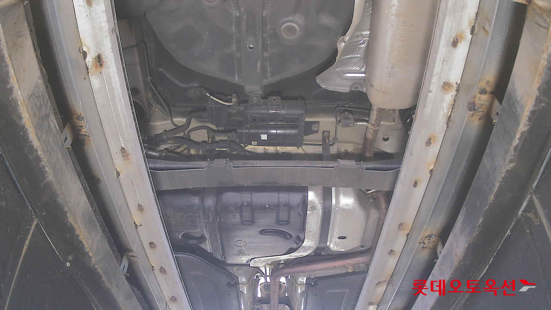 Hyundai Elantra - 2