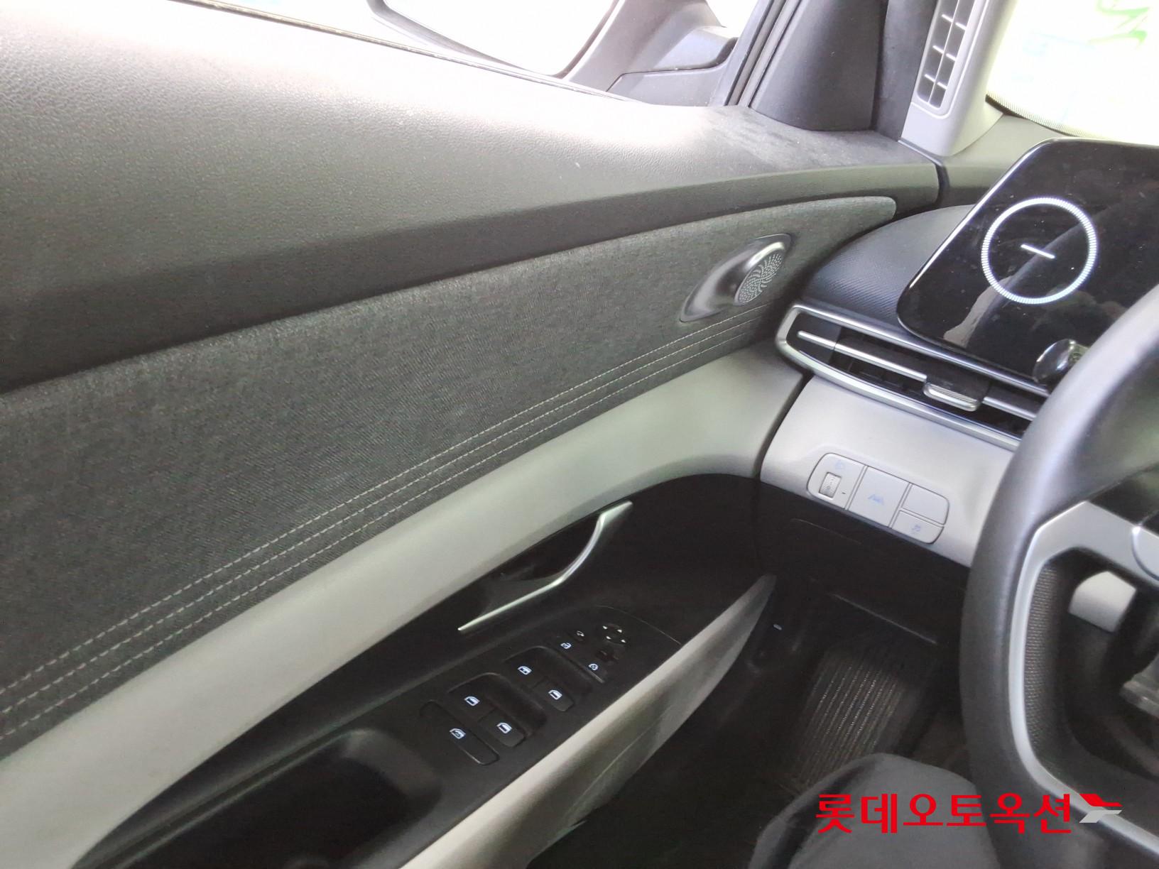 Hyundai Elantra - 29