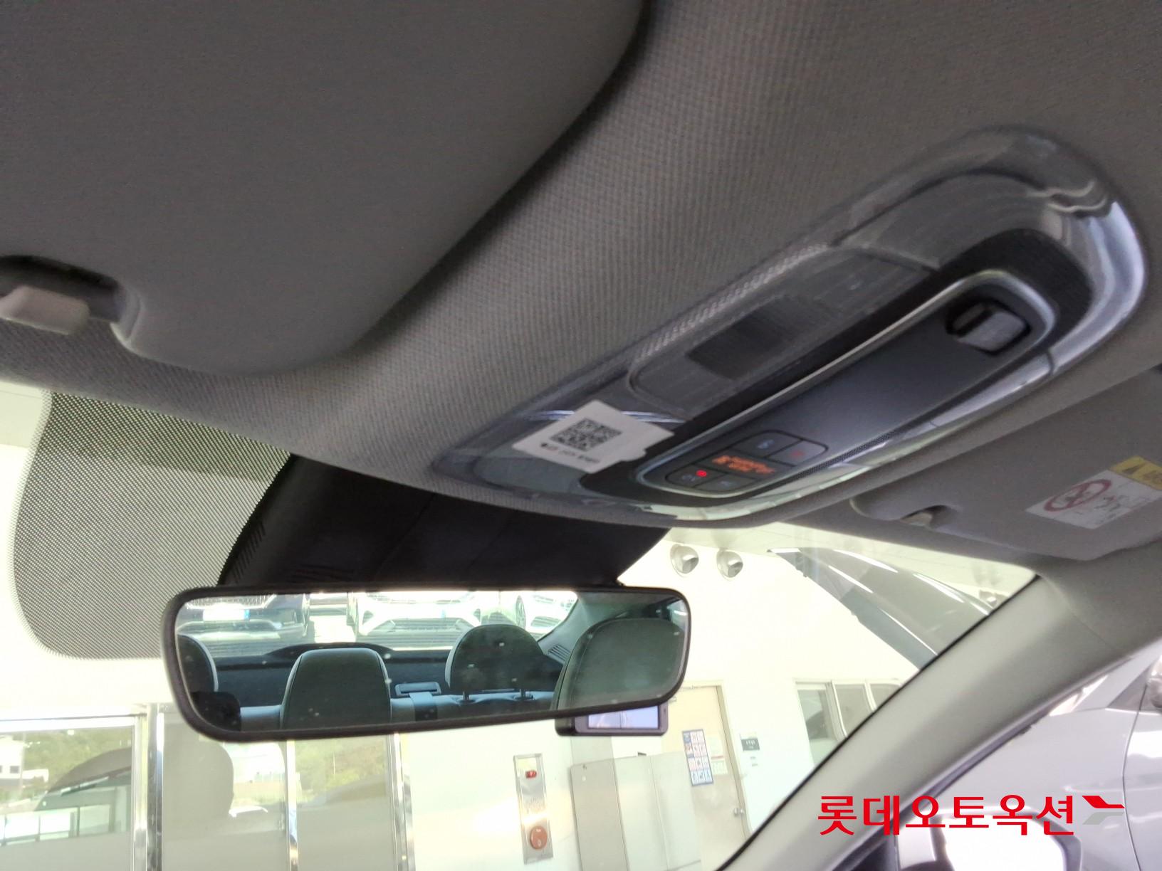 Hyundai Elantra - 31