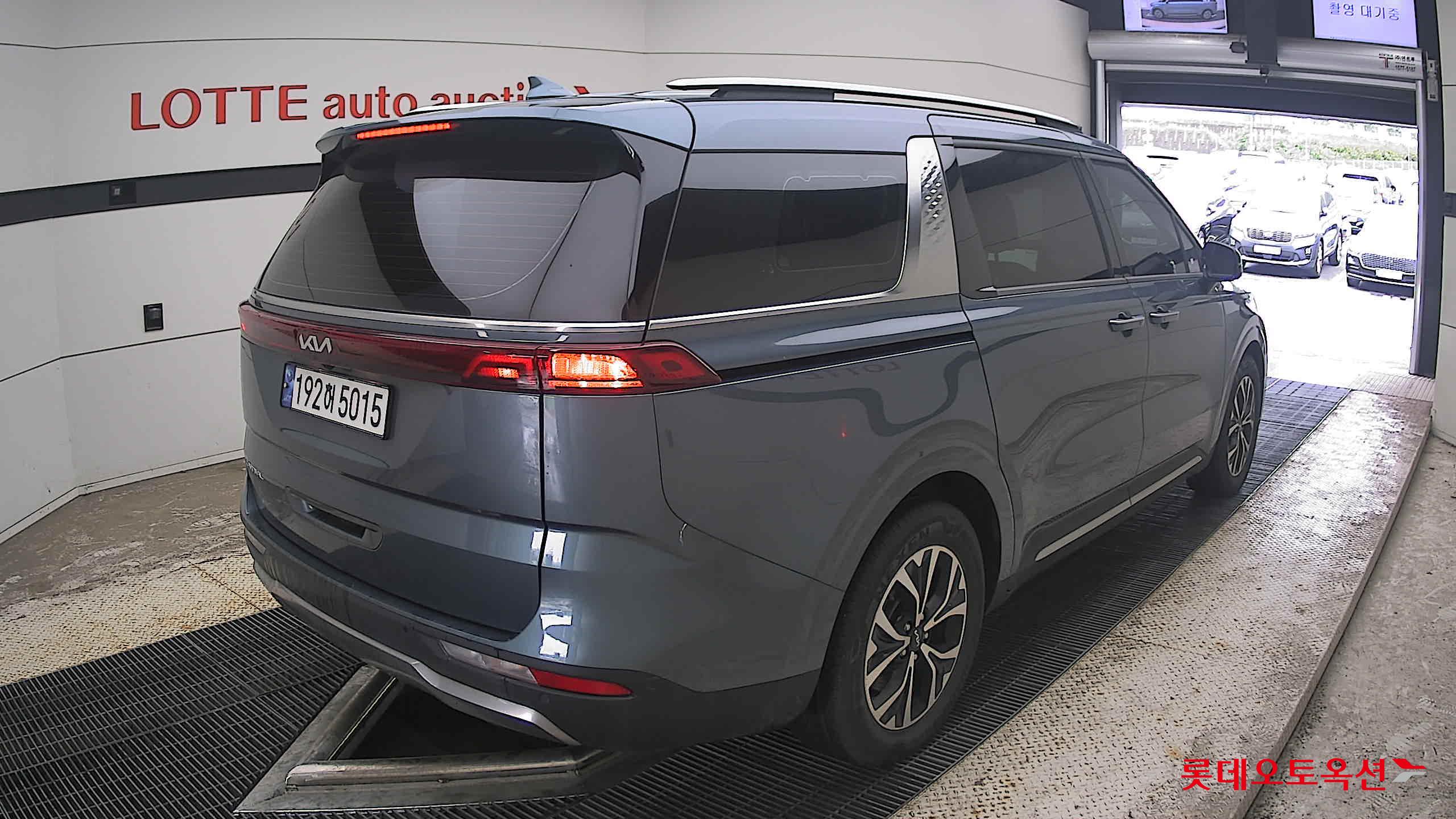 2023 - kia carnival
