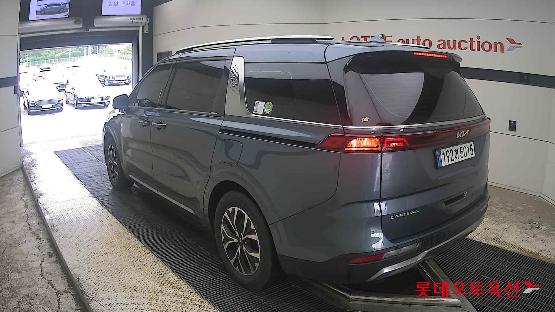 2023 - kia carnival