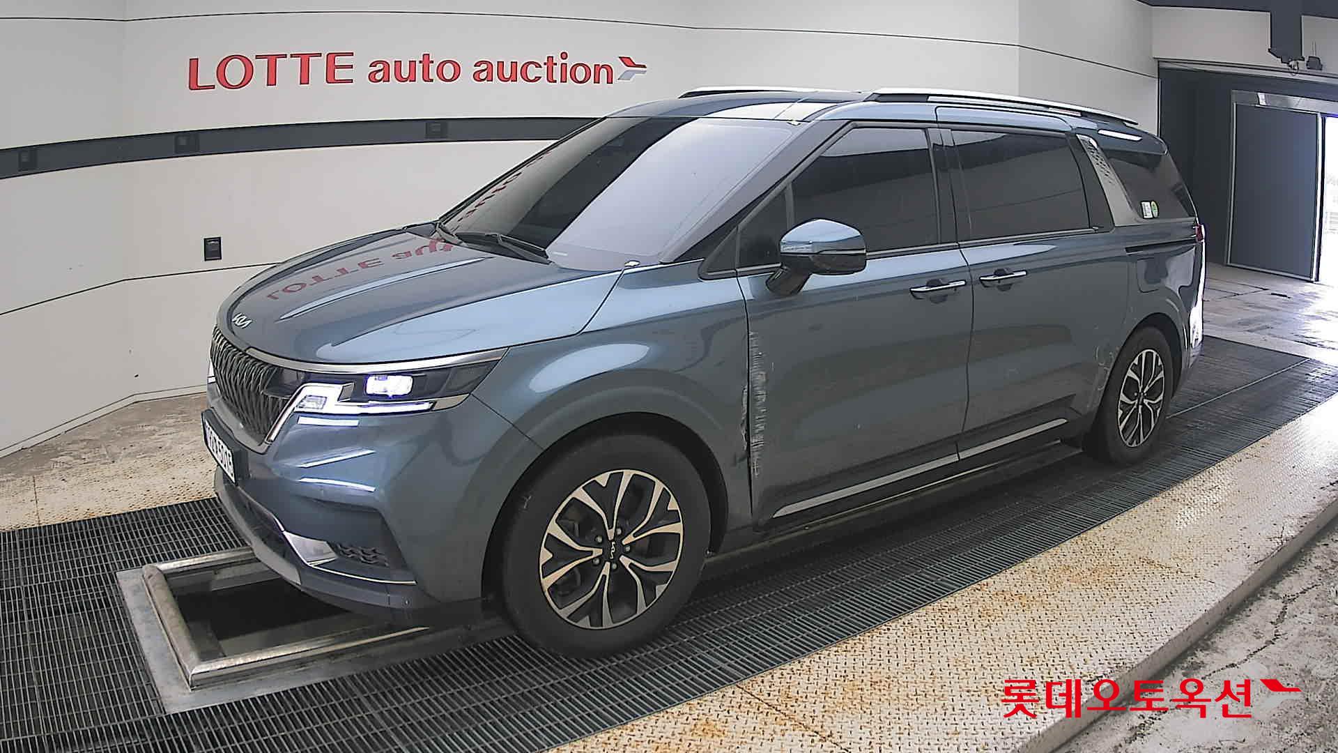 2023 - kia carnival
