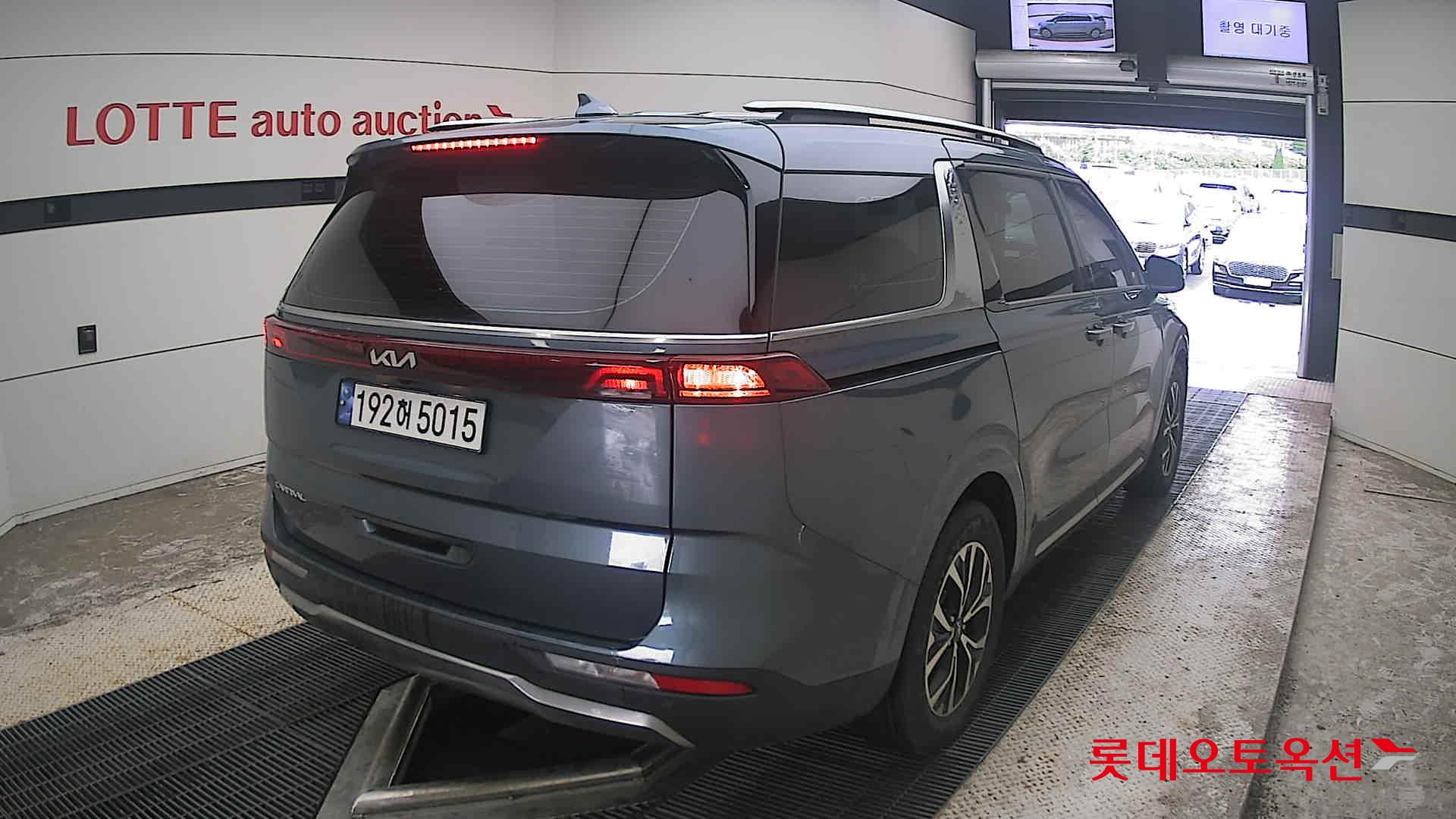 2023 - kia carnival