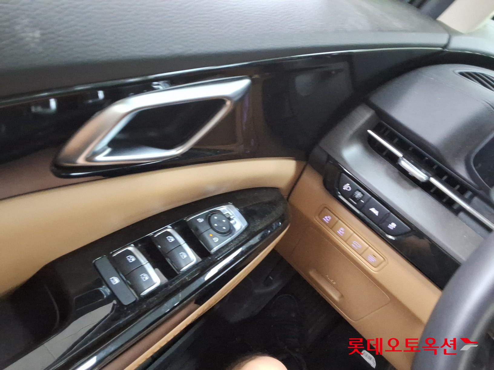 2023 - kia carnival