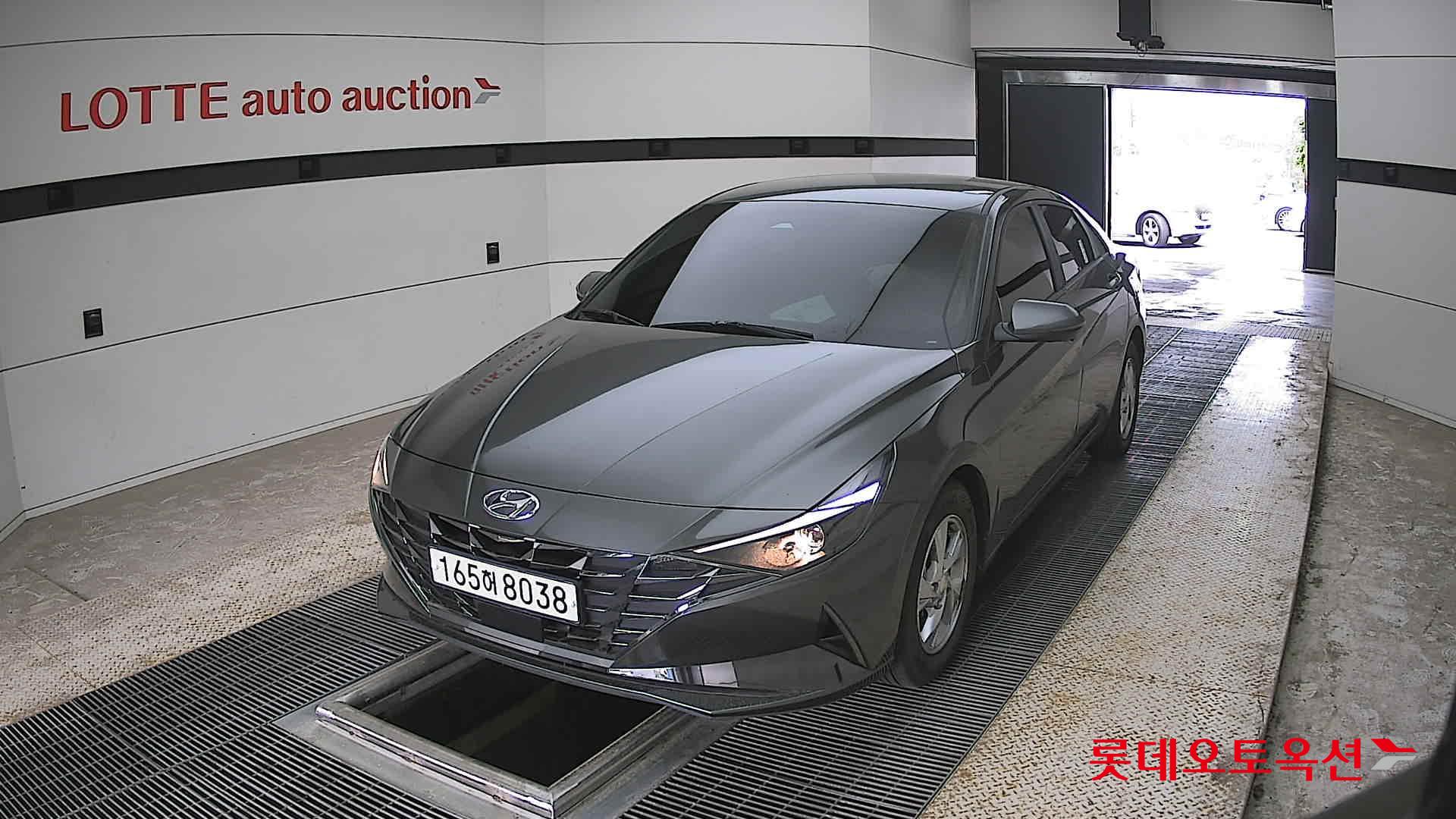 Hyundai Elantra - 10