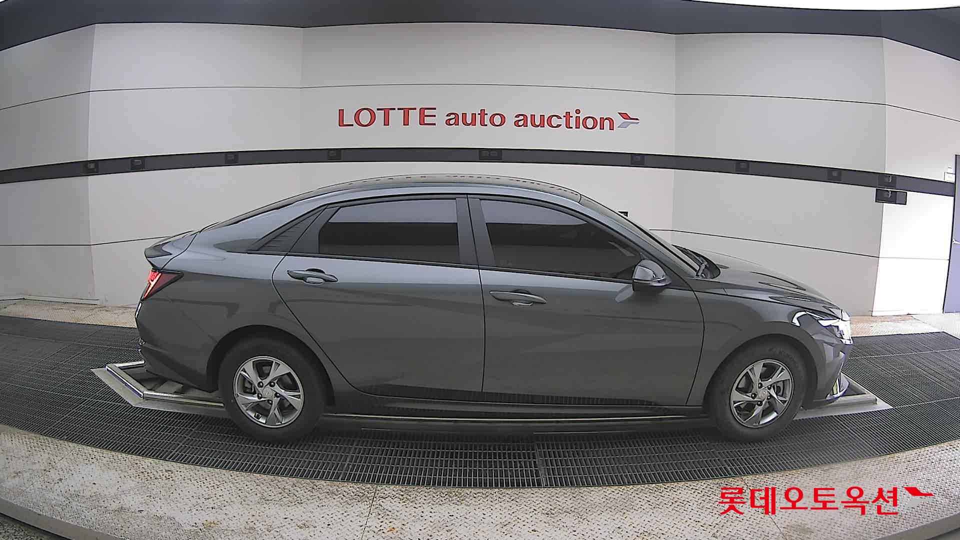 Hyundai Elantra - 21