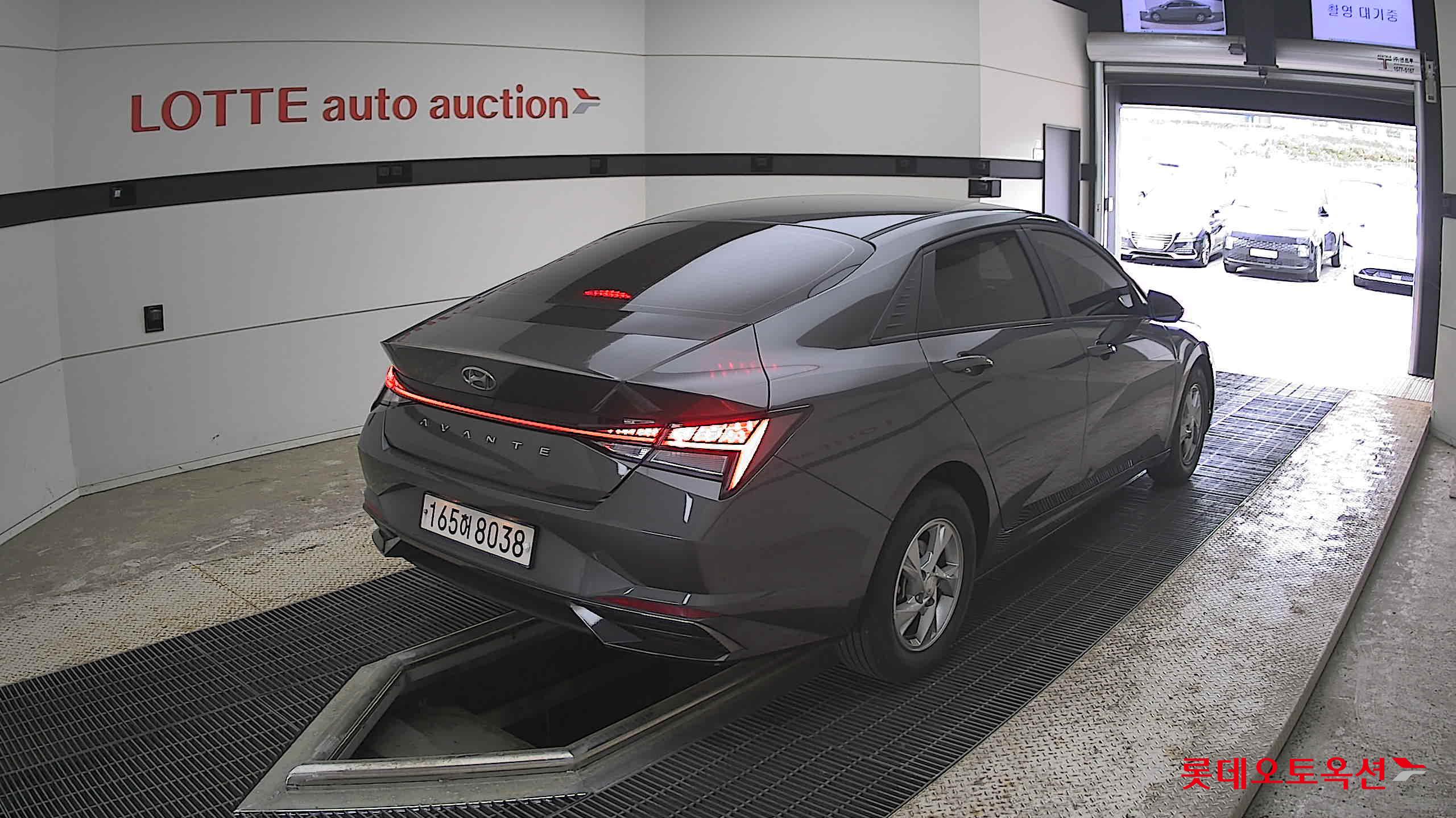 Hyundai Elantra - 5