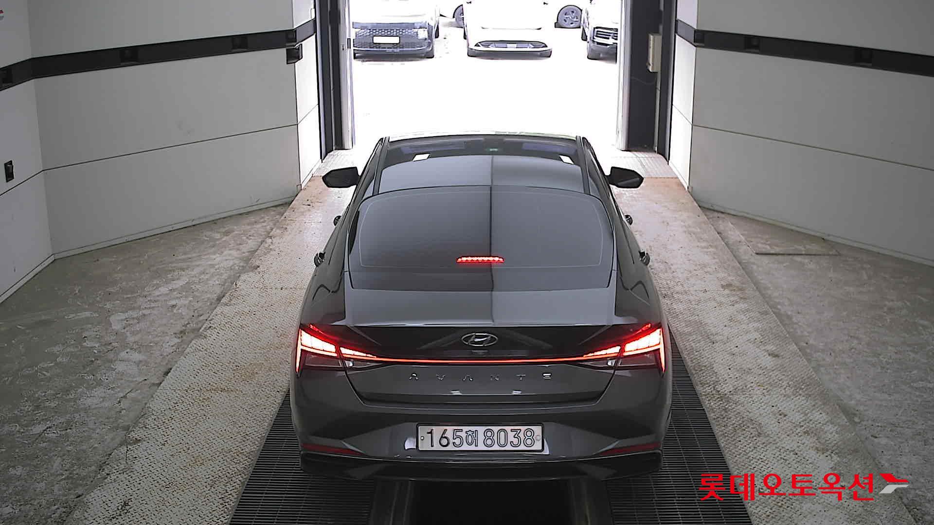 Hyundai Elantra - 17