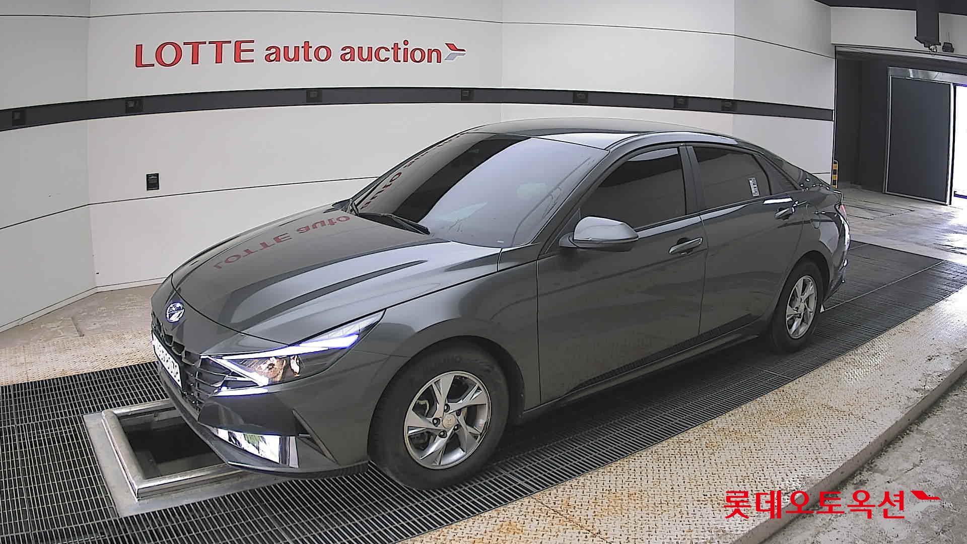 Hyundai Elantra - 11