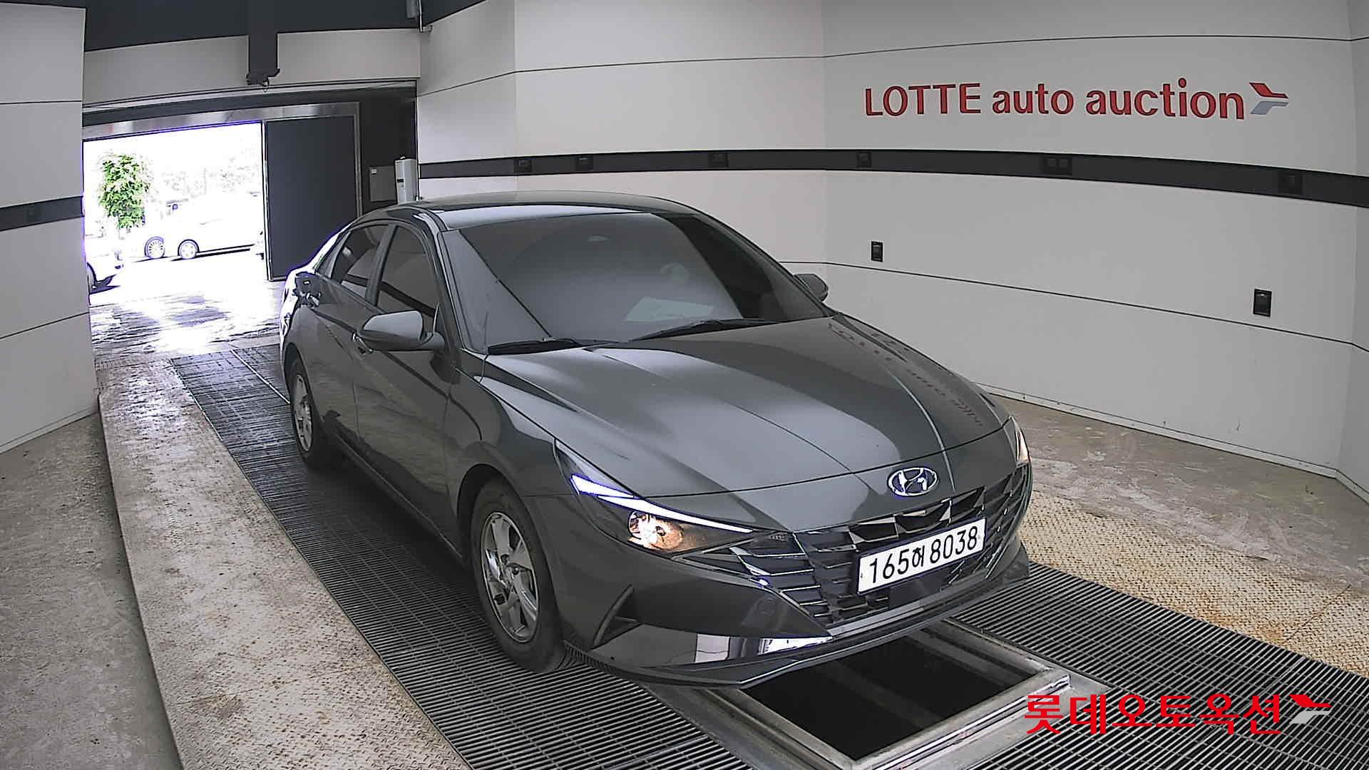 Hyundai Elantra - 24