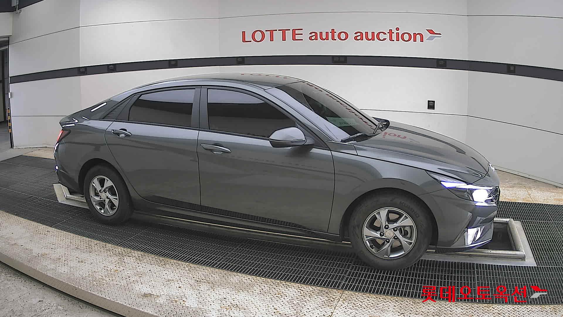 Hyundai Elantra - 22
