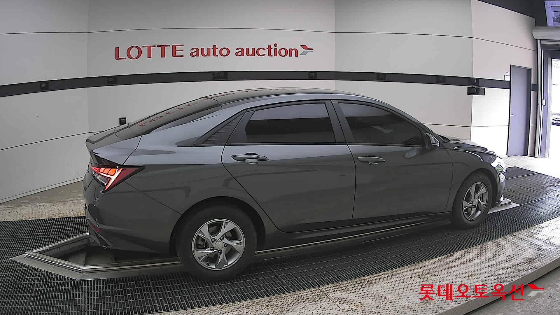 Hyundai Elantra - 20