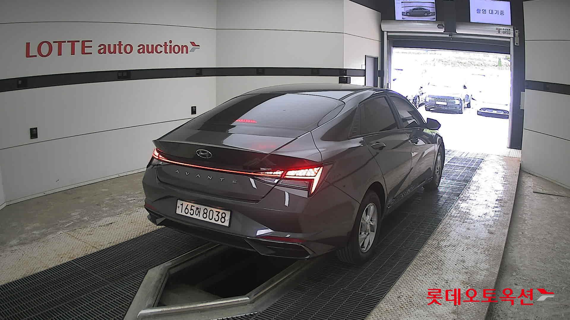 Hyundai Elantra - 18