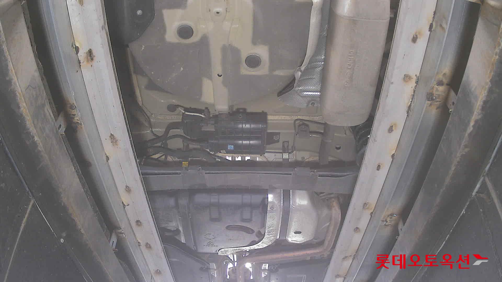 Hyundai Elantra - 2