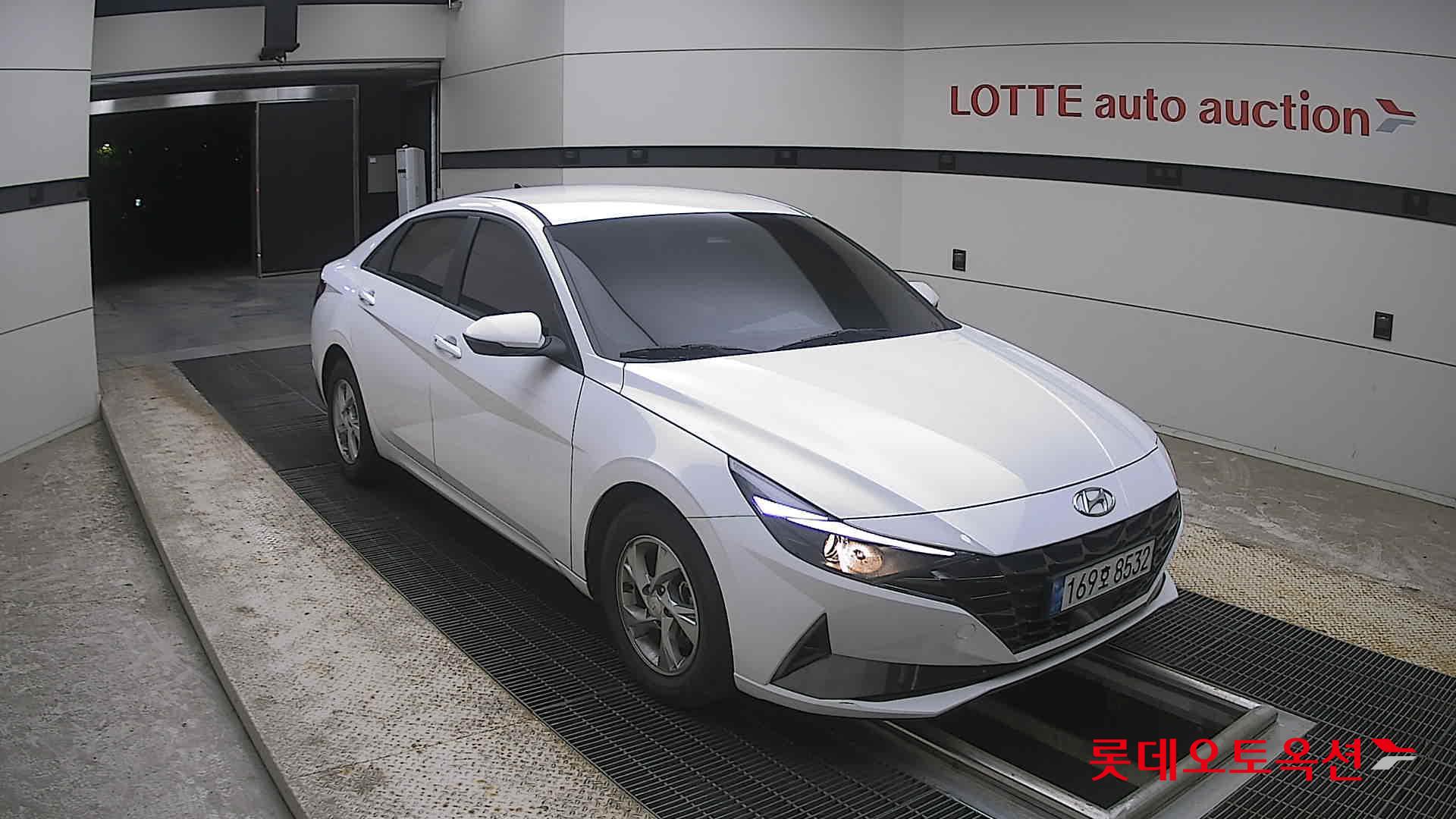 Hyundai Elantra - 6