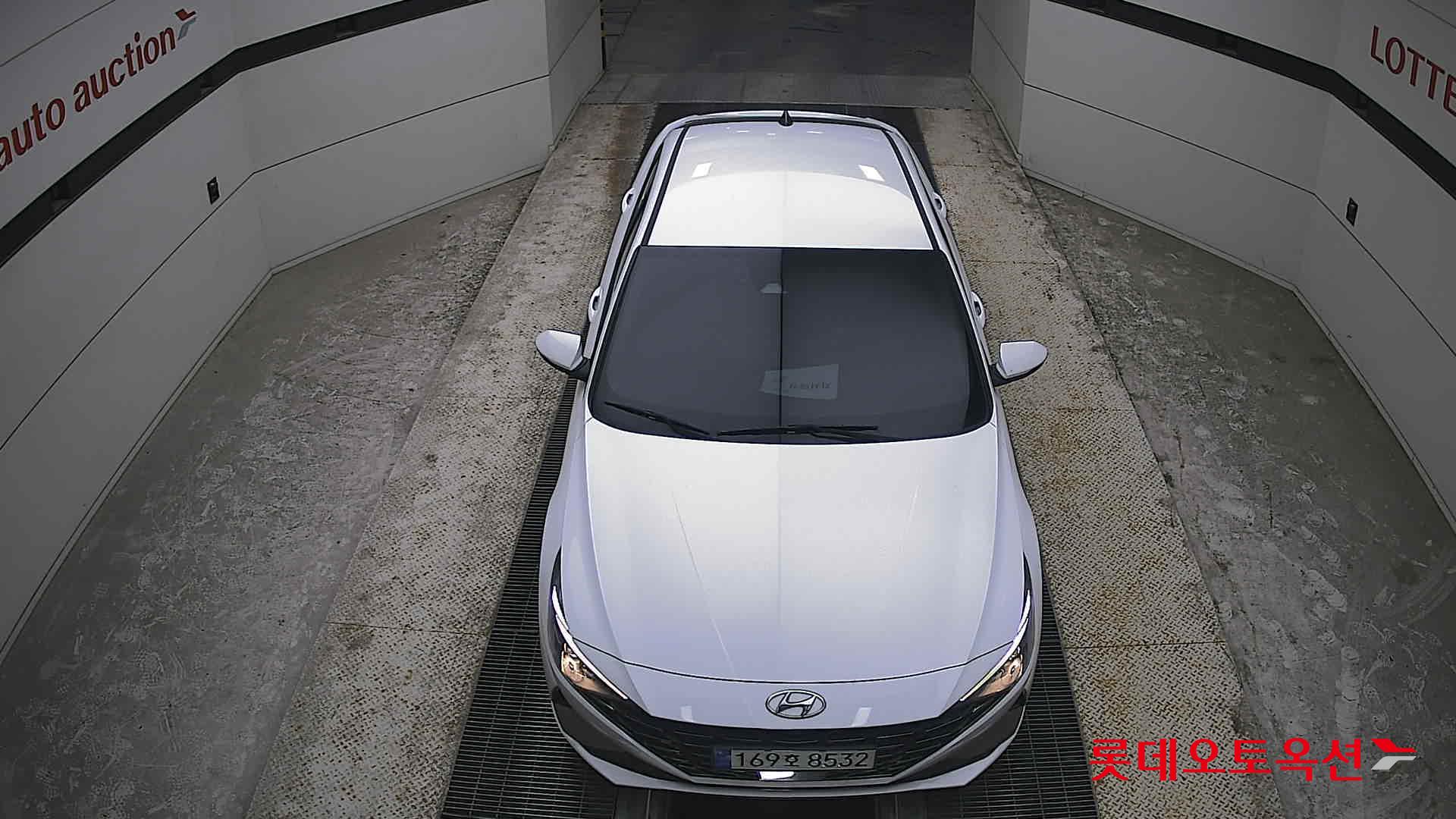 Hyundai Elantra - 7