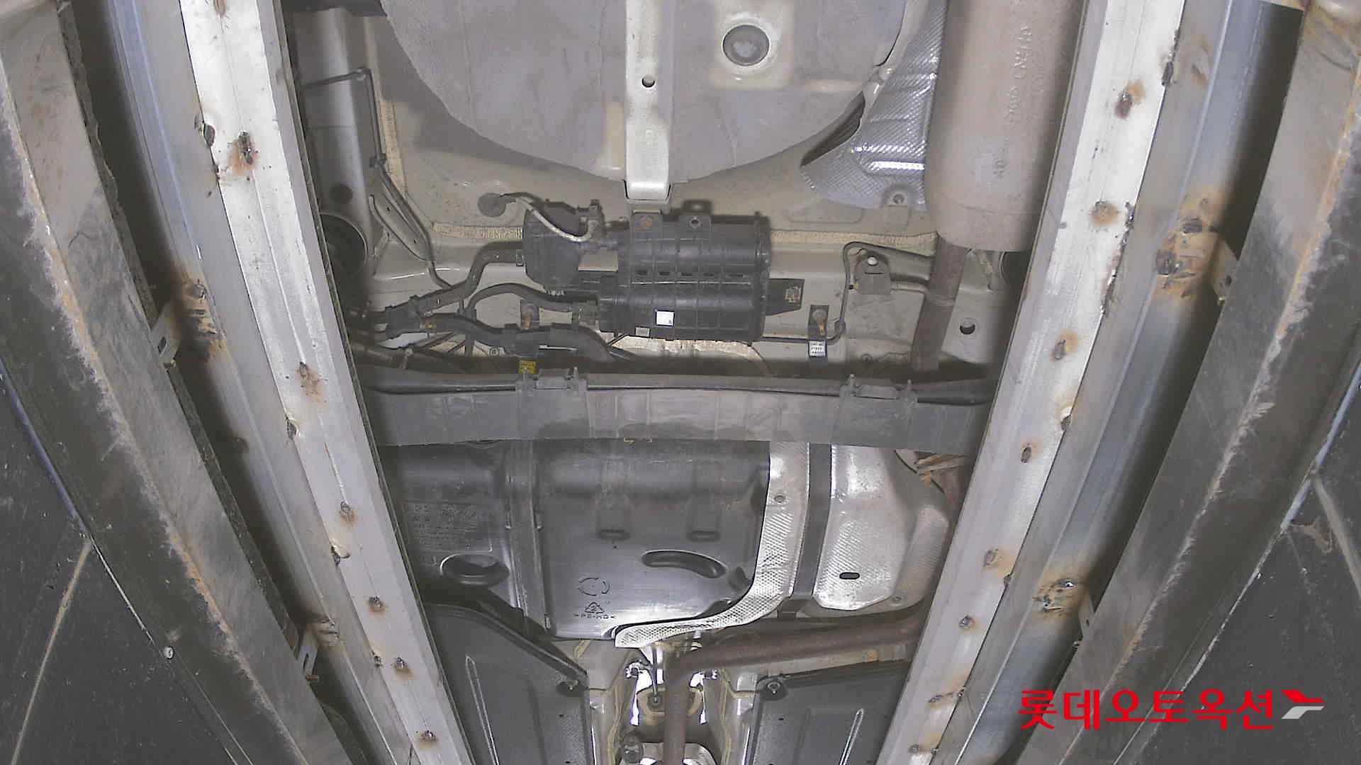 Hyundai Elantra - 2