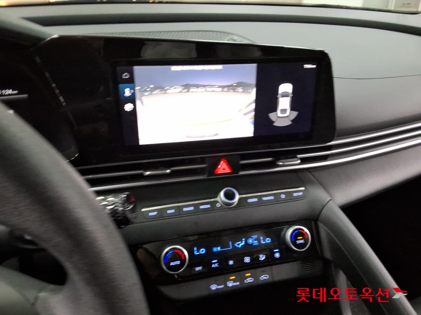 Hyundai Elantra - 31