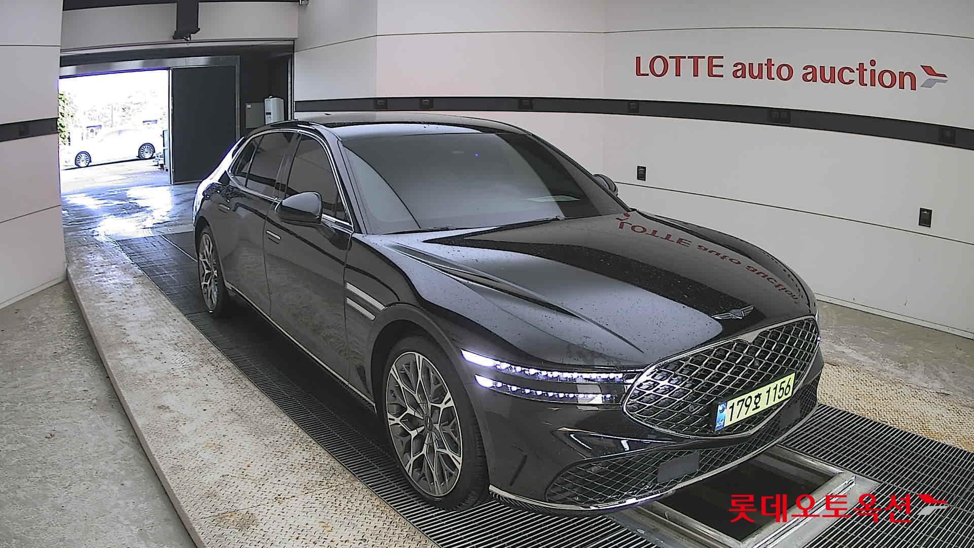 Genesis G90 - 6