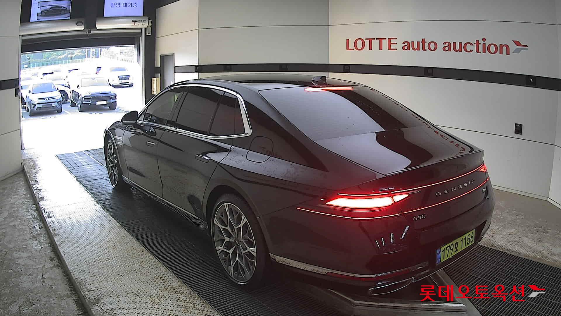 Genesis G90 - 4