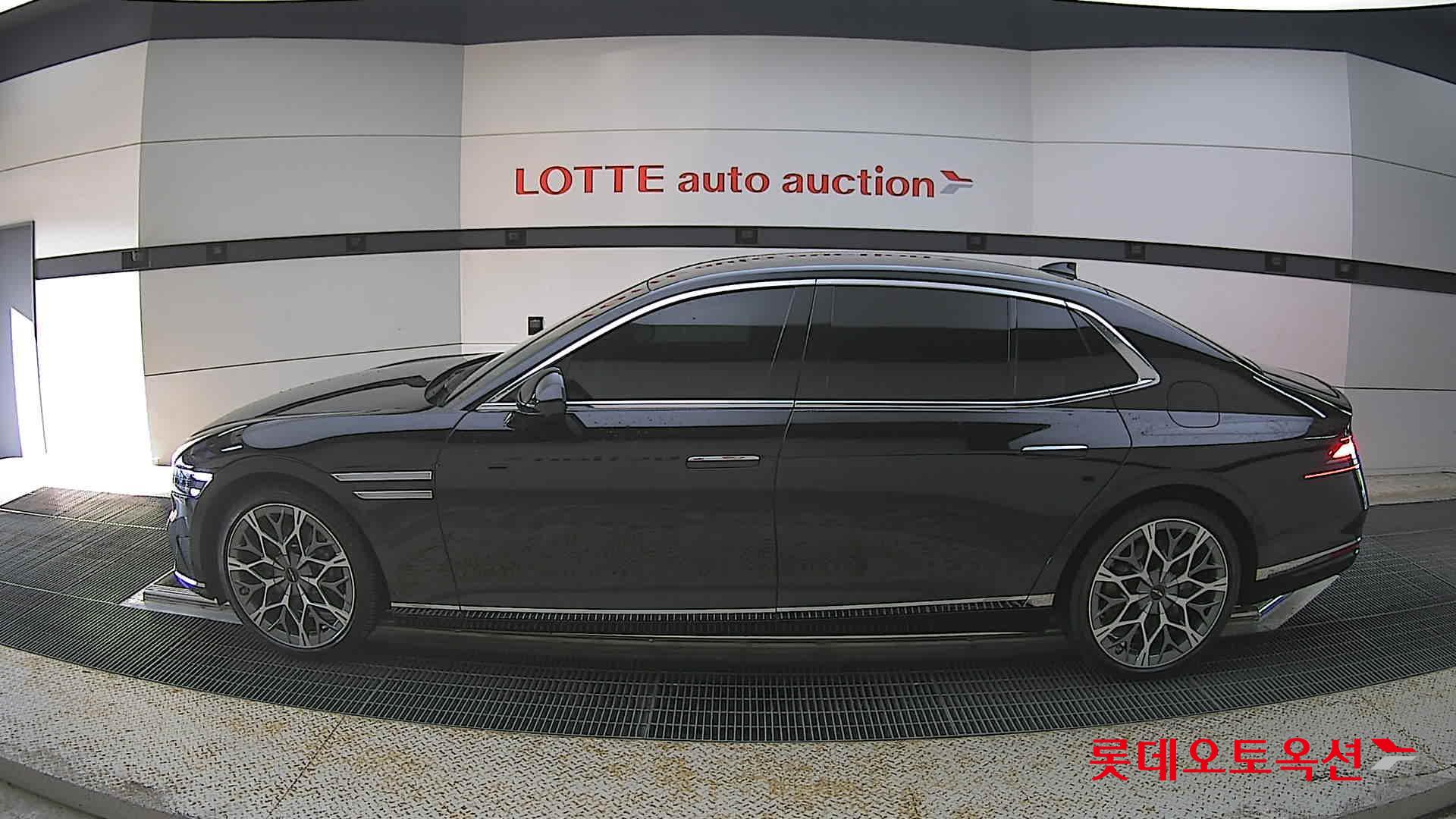 Genesis G90 - 13