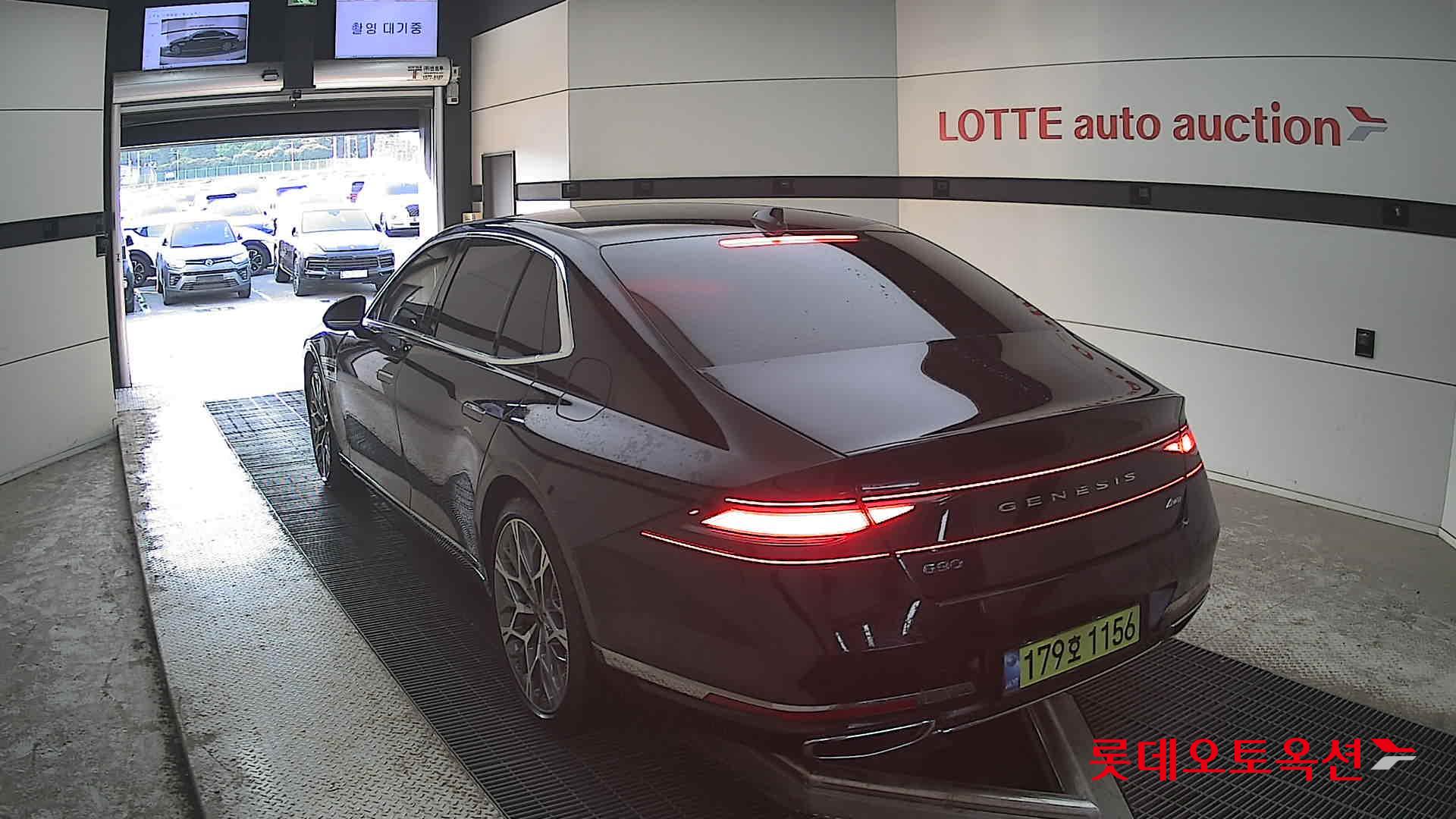 Genesis G90 - 16