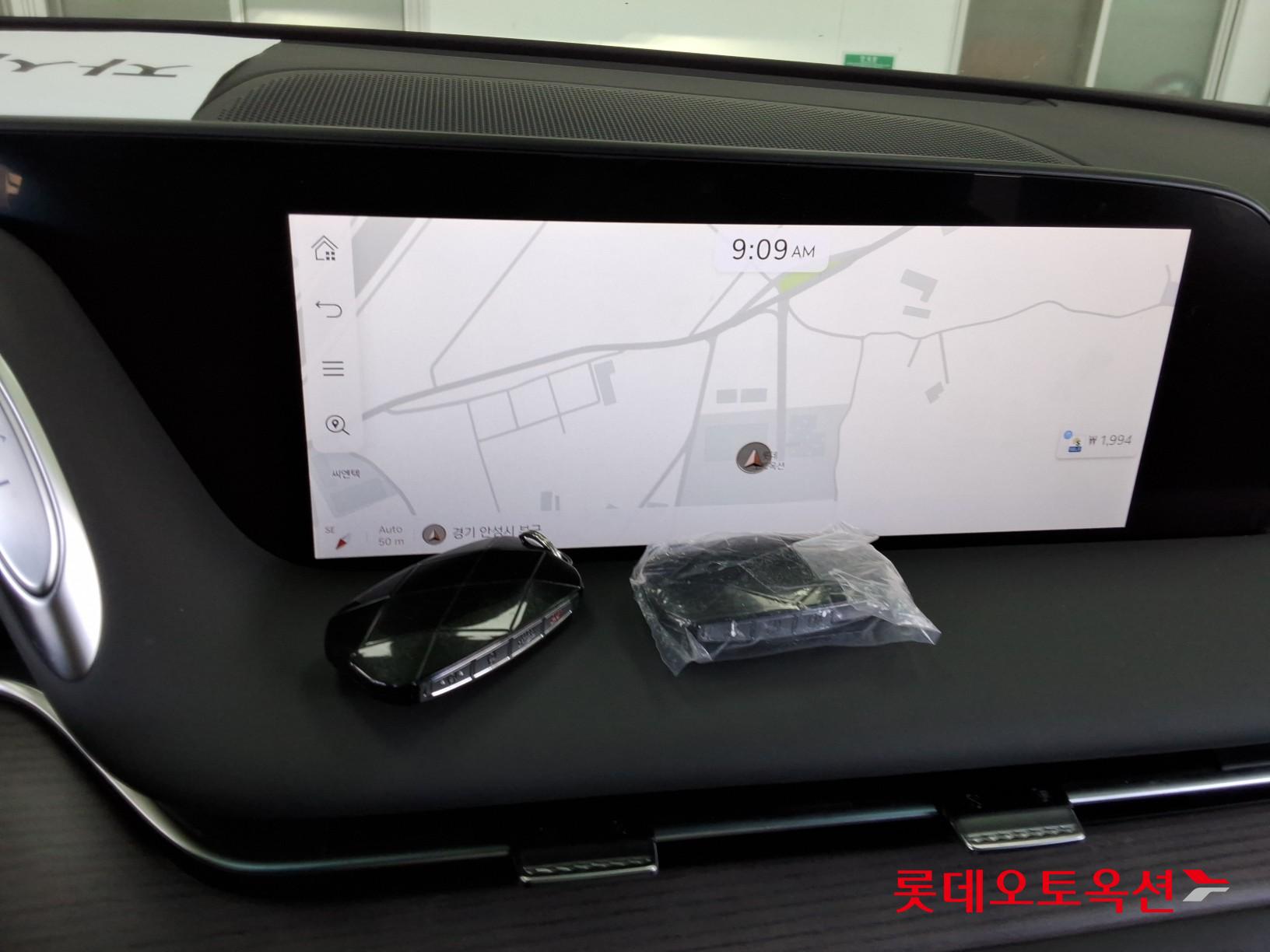 Genesis G90 - 32
