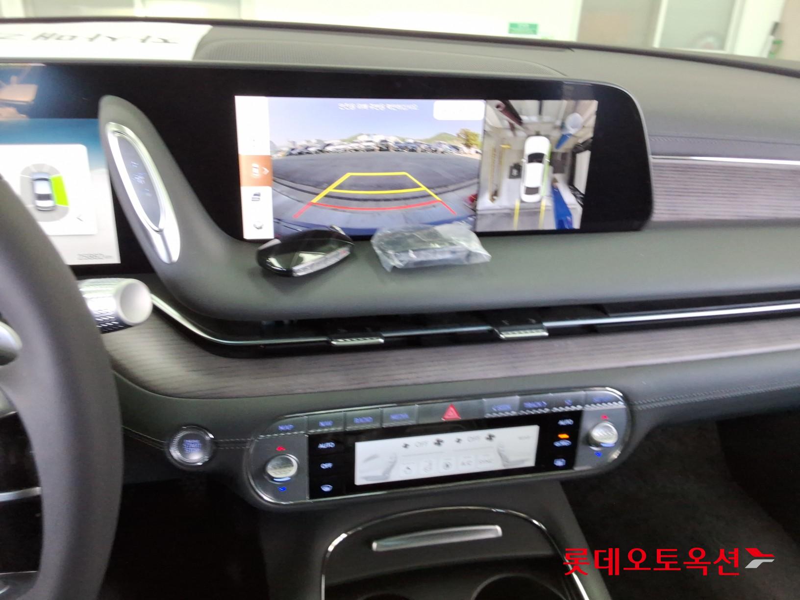 Genesis G90 - 33