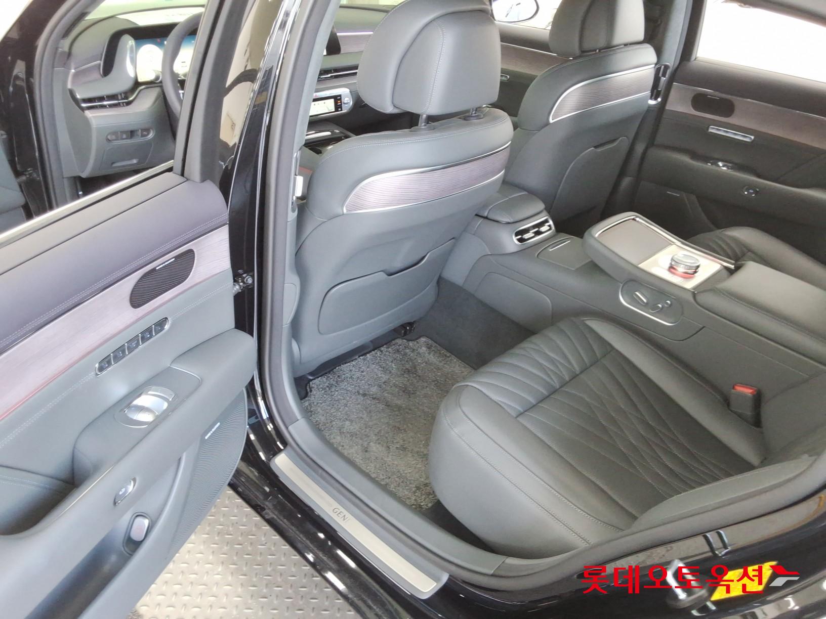 Genesis G90 - 38