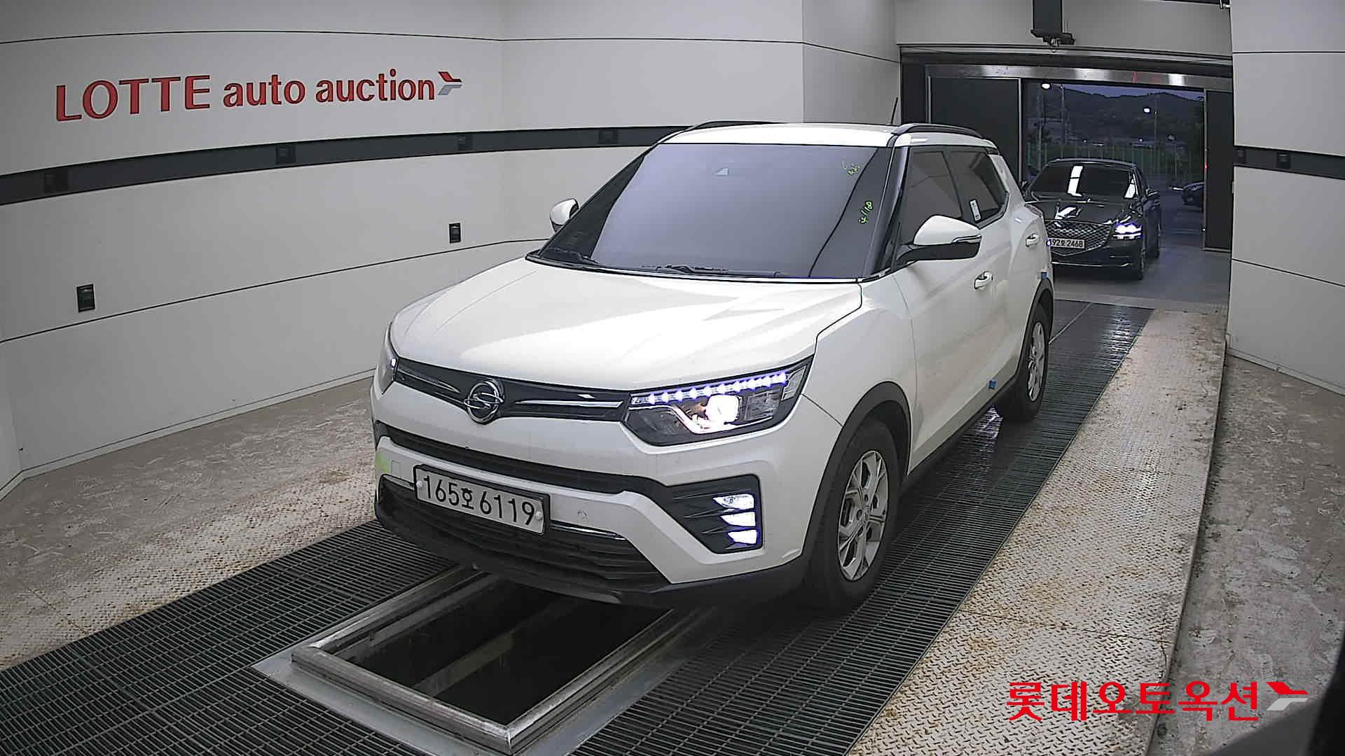 KG Mobility Tivoli - 10
