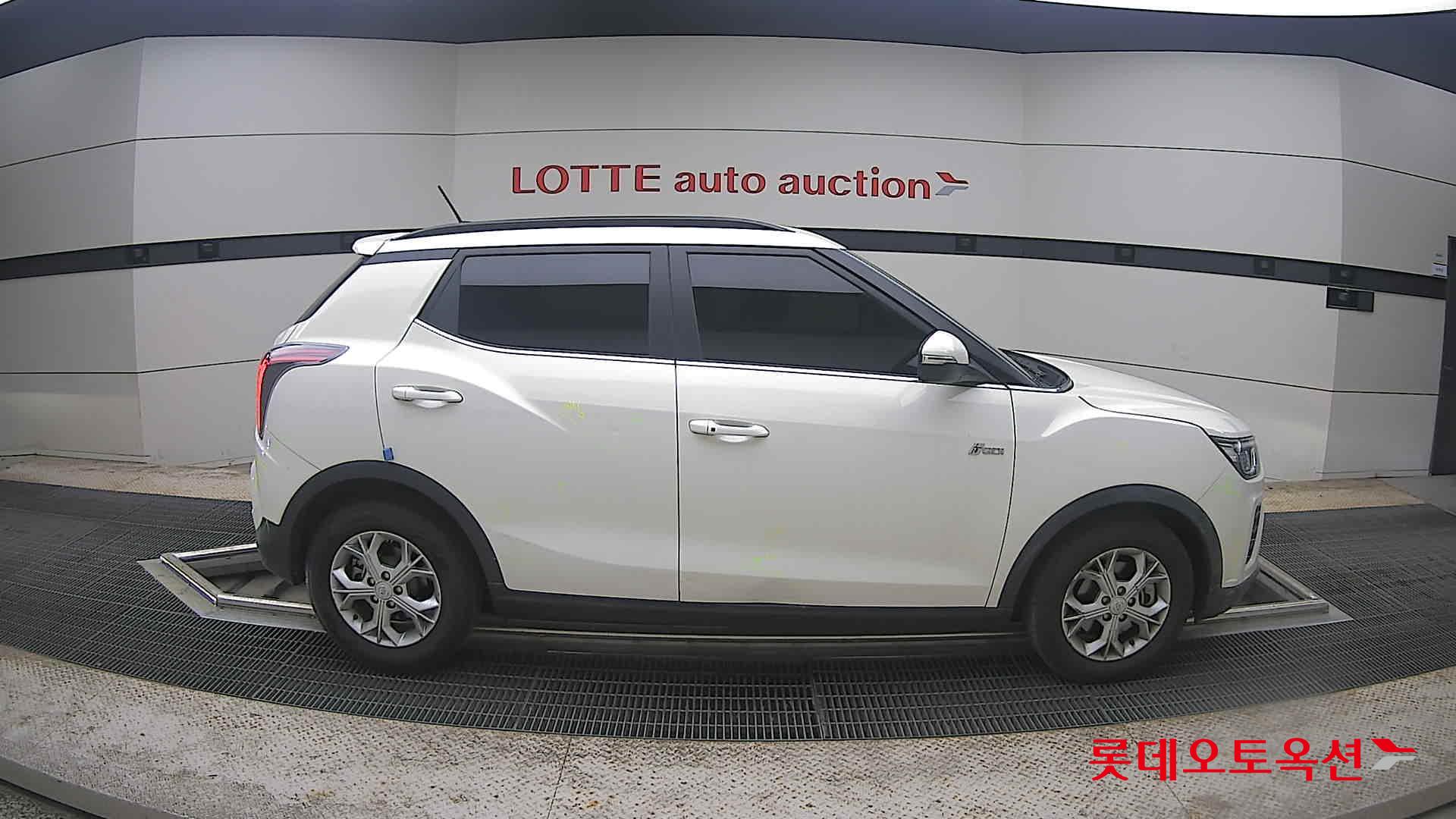 KG Mobility Tivoli - 21