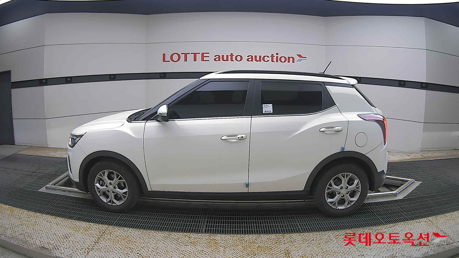 KG Mobility Tivoli - 13