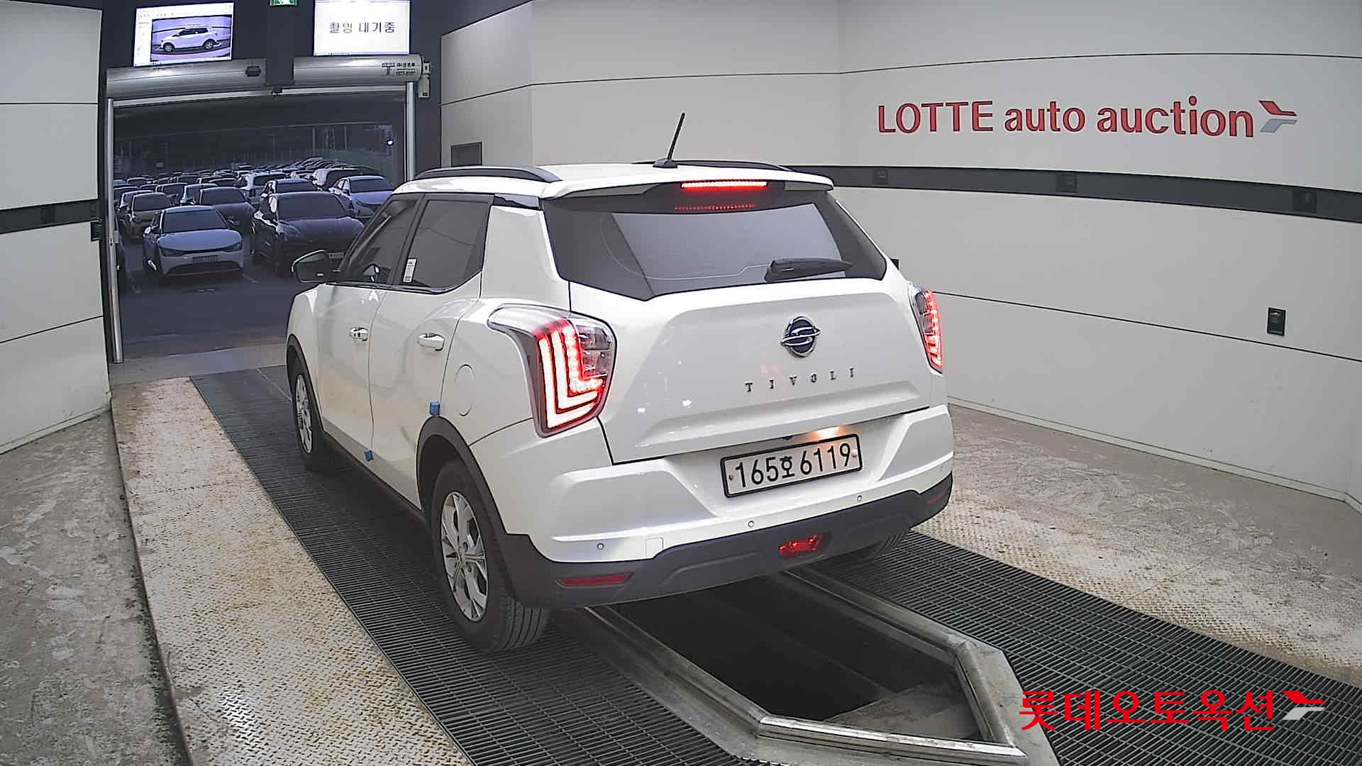 KG Mobility Tivoli - 16