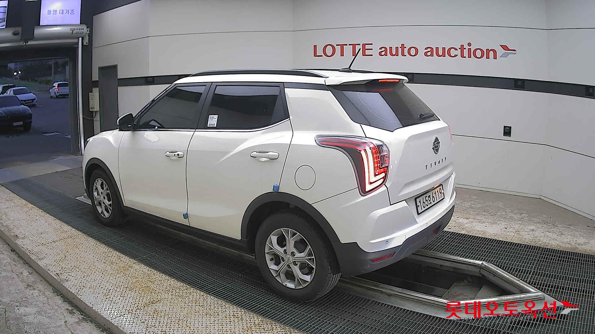 KG Mobility Tivoli - 15