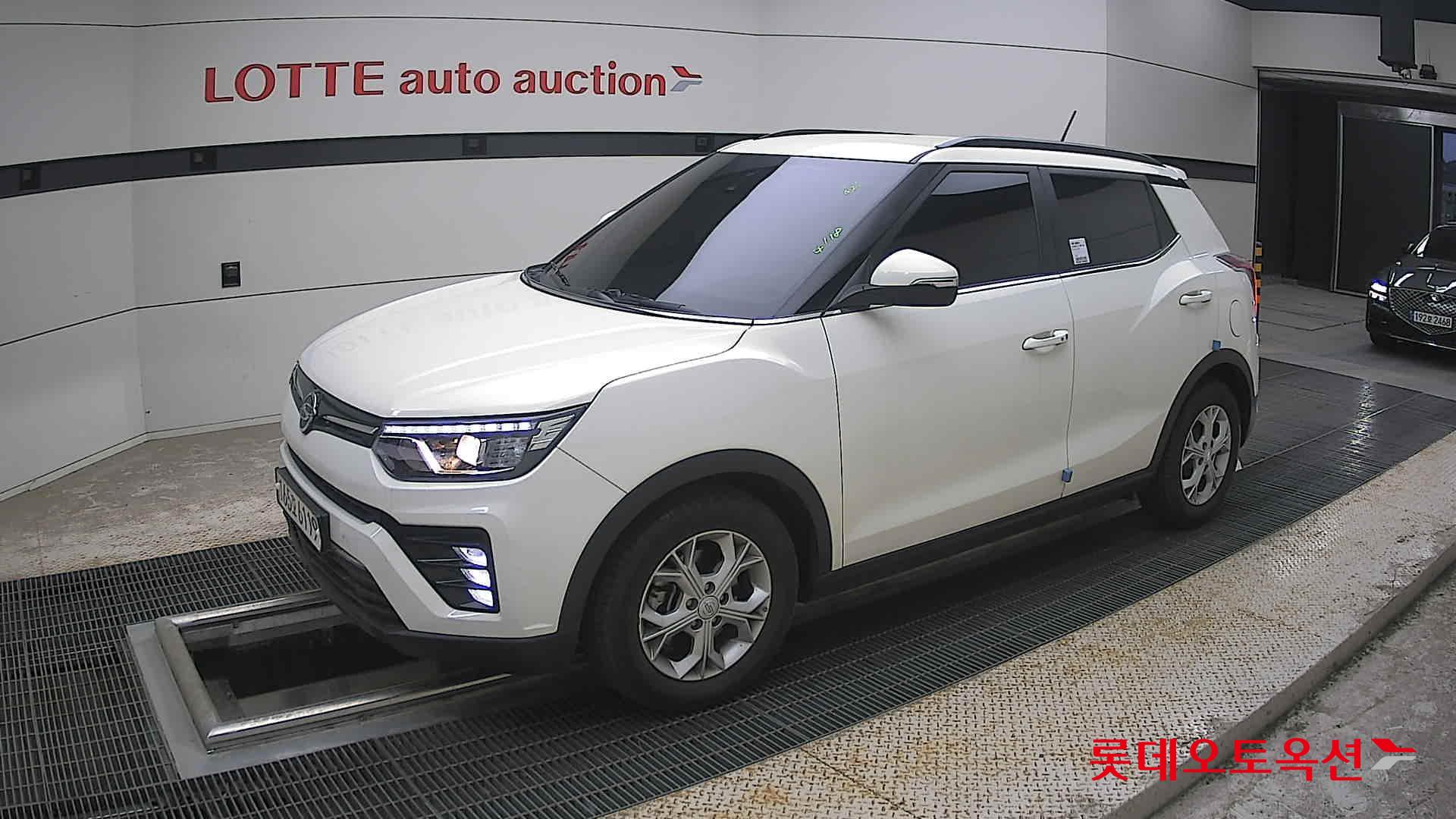 KG Mobility Tivoli - 11