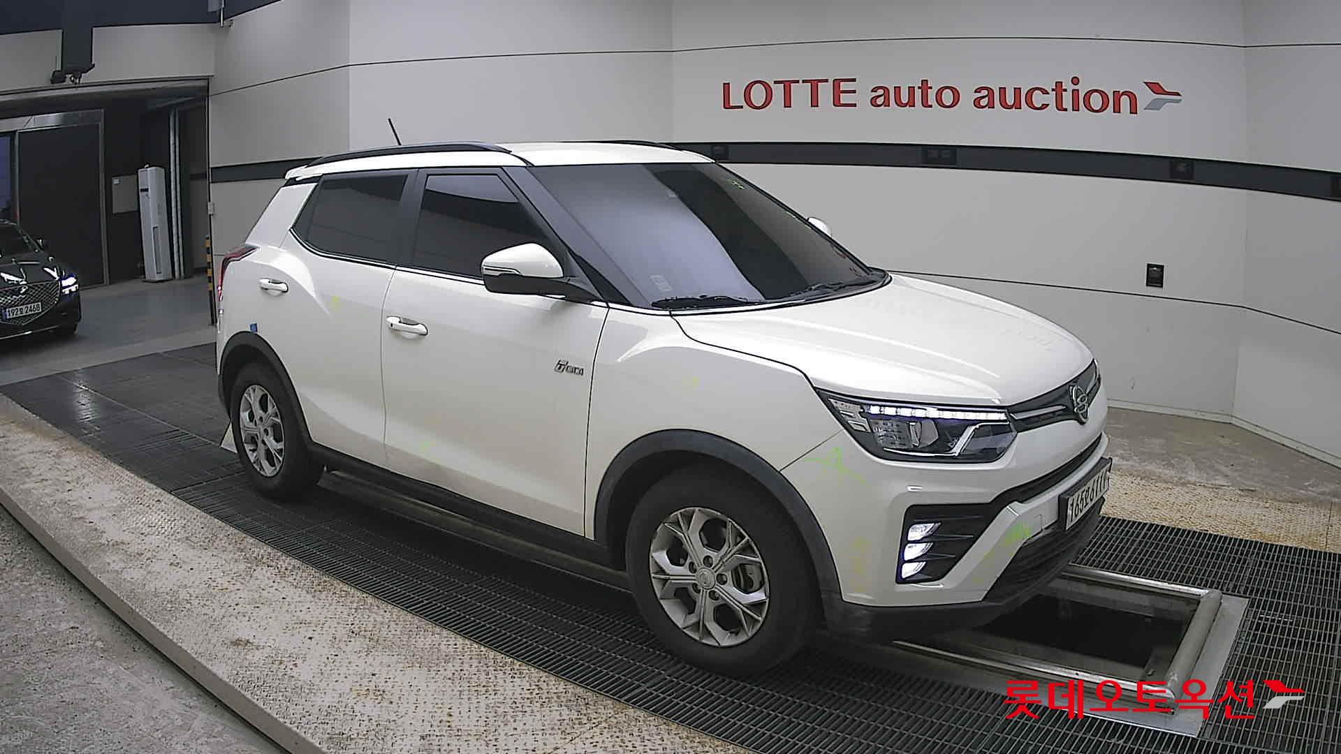 KG Mobility Tivoli - 23