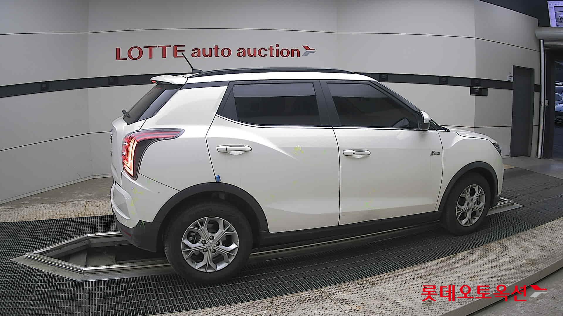 KG Mobility Tivoli - 20