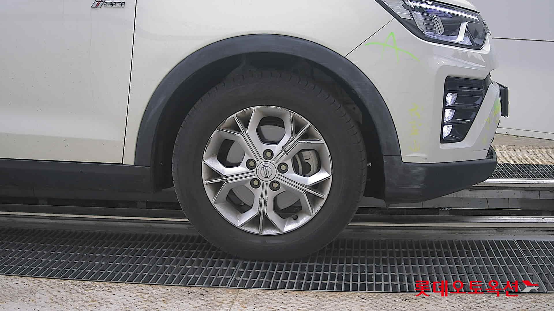 KG Mobility Tivoli - 27